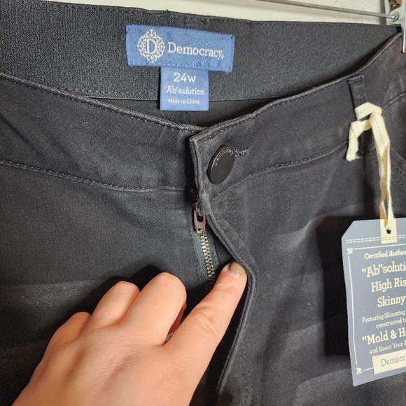NWT Democracy Ab Technology Black High Rise Skinny Jeans Stretch Denim Size 24W - Picture 15 of 16
